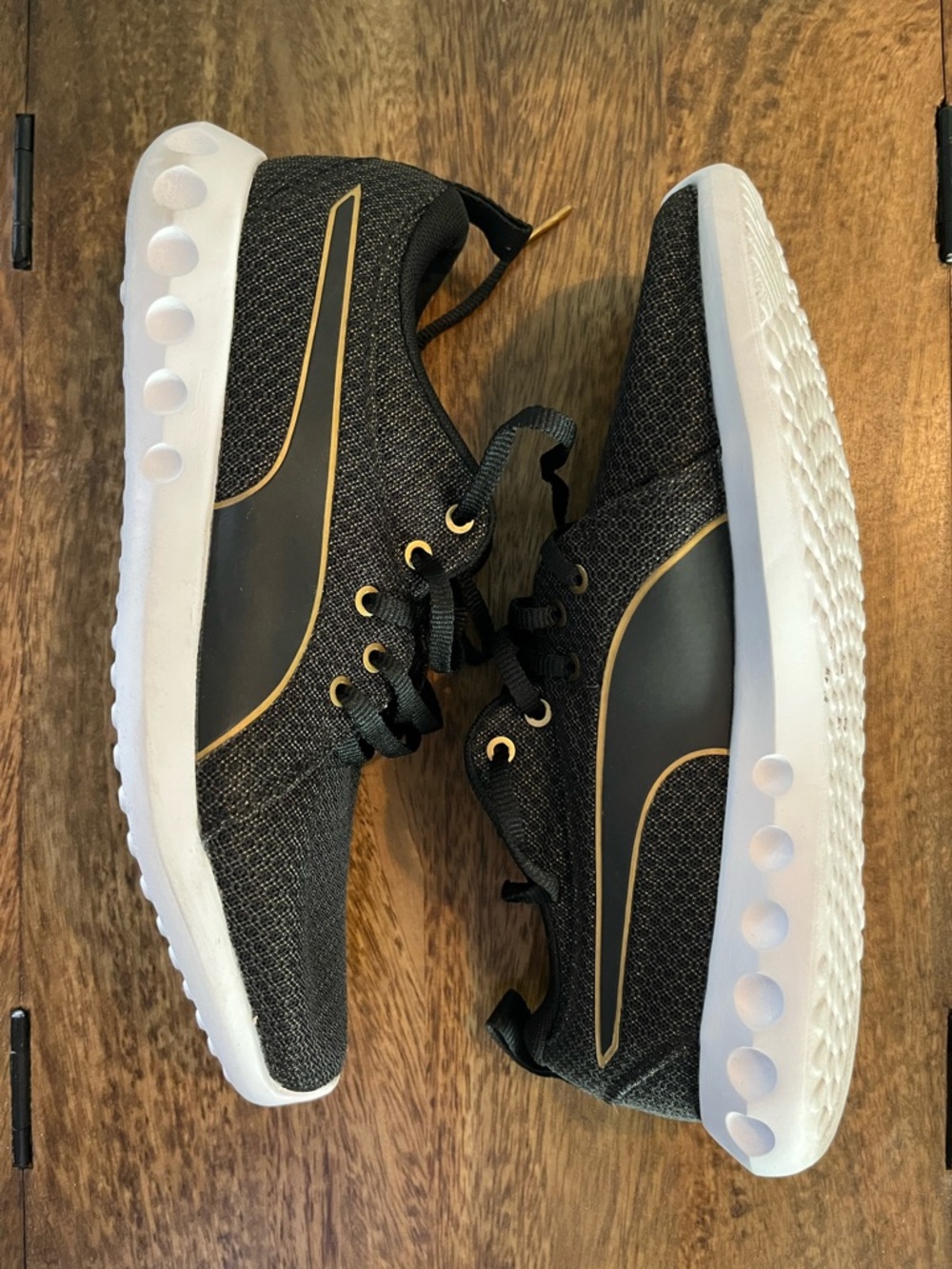PUMA Soft Foam WOMENS Athletic Sneakers Black Gold White Mesh Low Top 193164-02